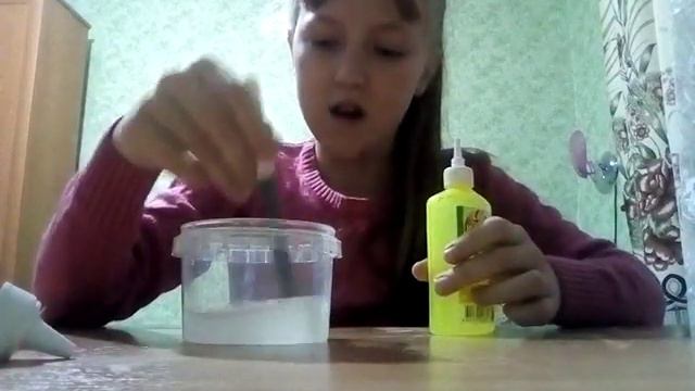 Как сделать лизуна из силикатного клея.? смотреть онлайн