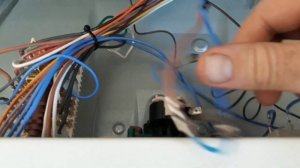 Духовой шкаф Ariston  FT 850 возник посторонний шум и перестала включаться. Устраняем проблему.