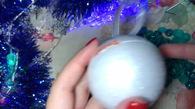 Новогодние игрушки своими руками. Новогодние шары из глиттерного фоамирана