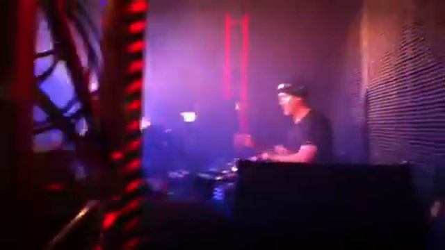 Eric Prydz At Berns смотреть онлайн