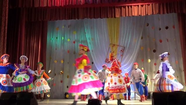 "Дымковская игрушка". Ансамбль песни и пляски "Красная звезда" в ЗАТО Озёрный. смотреть онлайн