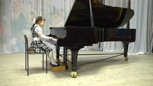 Маша Савельева "Любовь к роялю" смотреть онлайн