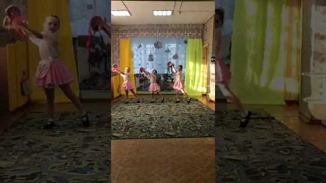 д/с №6 "Рябинушка" Танец "Тарантела" смотреть онлайн