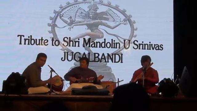 Arvind Bhargav [Carnatic mandolin], Surtarang, on Gorgeous Radio, Wolverhampton 17/7/2015 смотреть онлайн
