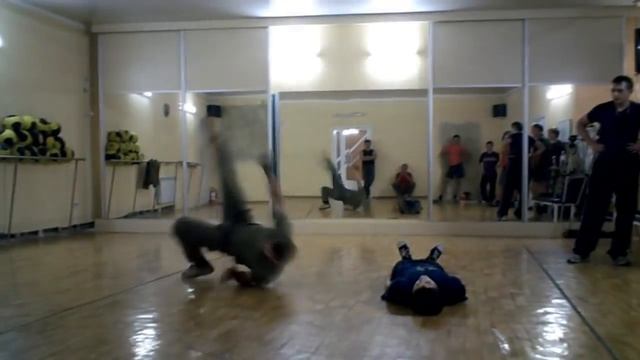 OSOB.Боевая акробатика.Падения и кувырки./Combat acrobatics смотреть онлайн