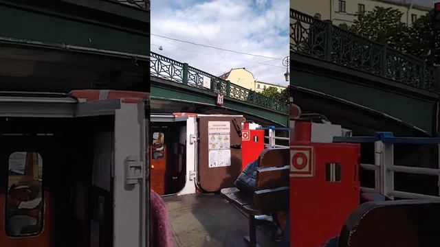 Фонарный мост через реку Мойка в Питере на экскурсии смотреть онлайн