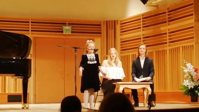 16.10.2022 НСМШ Маша Негореева читает стихотворение А.А. Усачева "Слоны на даче" смотреть онлайн