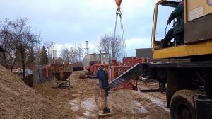 Собрали гусеничный кран МКГ-25БР в исполнении стрела 18.5 гусь 15