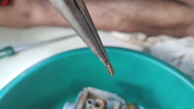Suzuki AX 100 restoration PART 1 carburetor cleaning смотреть онлайн