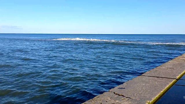 Море#аномальная погода#Одесса#пляж Золотой берег#конец октября#🙃 смотреть онлайн