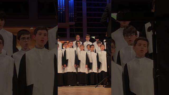 Boys ' choir of the monastery of Montserrat (Spain) Salve Regina Хор мальчиков монастыря Монсеррат смотреть онлайн