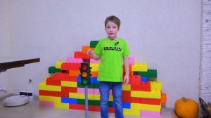 Света и Богдан играют в ГИГАНТСКУЮ ИГРУ - АВТОГОНКИ !