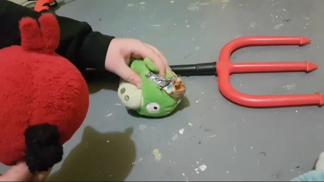 ANGRY BIRDS EPISODE 5: THE ATTACK OF KING PIG смотреть онлайн