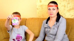 Игра Кто Я? ? Что Я? ?ВЕСЁЛЫЙ ?Челлендж КАРТОЧКИ НА ГОЛОВЕ. Challenge HEDBANZ от канала DiLi Play