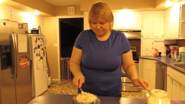 САЛАТ К НОВОМУ ГОДУ. ШАПКА ДЕДА МОРОЗА. SALAD . HAT OF SANTA CLAUS. смотреть онлайн