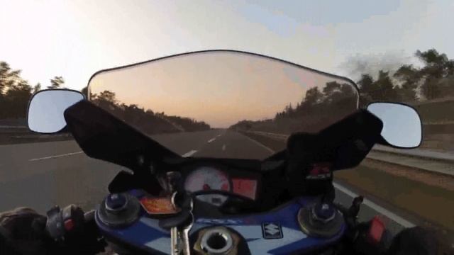 Suzuki GSX-R 600 смотреть онлайн