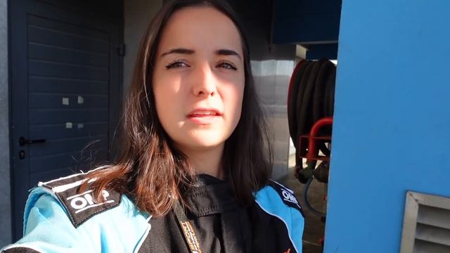 Je pilote une formule Renault 2.0 ! (et je suis avion) смотреть онлайн