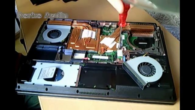 Clevo W860CU - Unscrew! Processor - i7 740QM смотреть онлайн