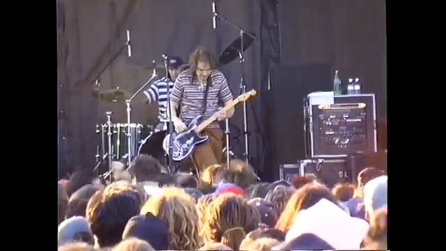 Billy Corgan (Smashing Pumpkins) Shredding A Guitar Solo - Hello Kitty Kat - 1994 смотреть онлайн