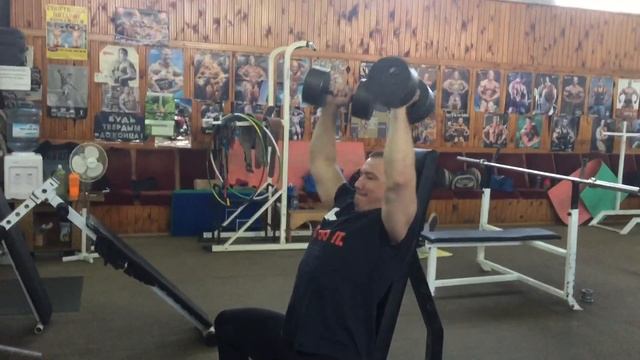 Жим гантелей смотреть онлайн