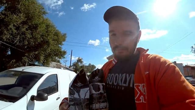 ? В постели нашли клопа. \\ За что простил Иришку? \\ Купили обои и прочие покупки. смотреть онлайн