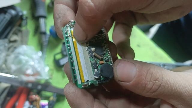 Слабонервные не выдержат Экстренный ремомонт брелка от сигналки смотреть онлайн