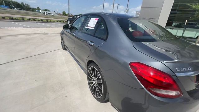 2017 Mercedes-Benz C300 смотреть онлайн