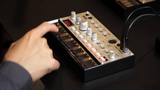 Introducing KORG volca bass смотреть онлайн