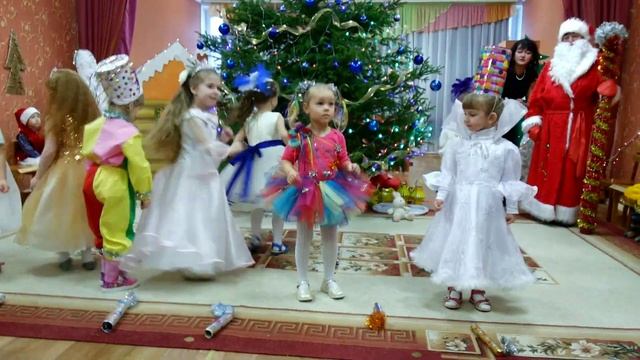 Танец "хлопушек") смотреть онлайн