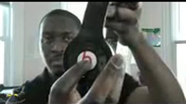 Beats By Dr.Dre Wireless Headphones Review смотреть онлайн
