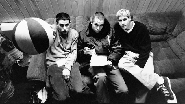 Beastie Boys Remix "MCA" Tribute смотреть онлайн