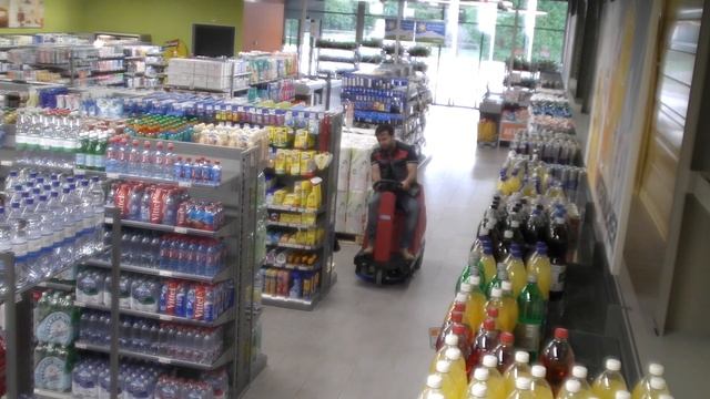 Поломоечная машина с местом для оператора Cleanfix RA 535 IBCT для уборки твердых полов смотреть онлайн