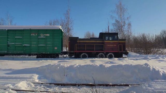 Железная дорога. Маленький но удаленький тепловоз ТГМ23В48. смотреть онлайн