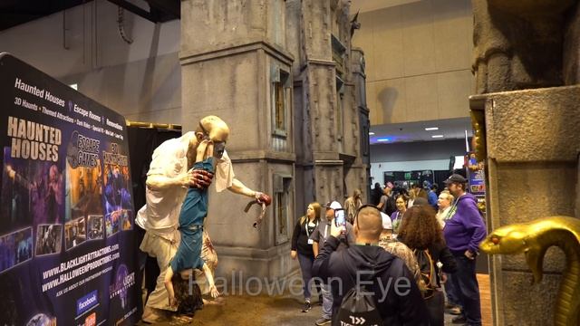 Giant Scary Animatronics! IT Pennywise Clown, Krampus | Transworld HAA Haunters Tradeshow смотреть онлайн