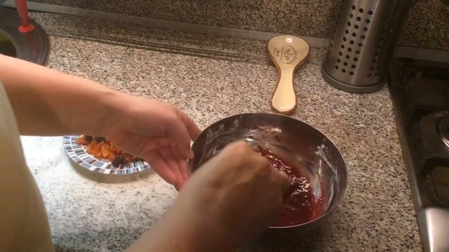 ? СДОБНЫЙ ПИРОГ С КУРАГОЙ И ВАРЕНЬЕМ! ? смотреть онлайн