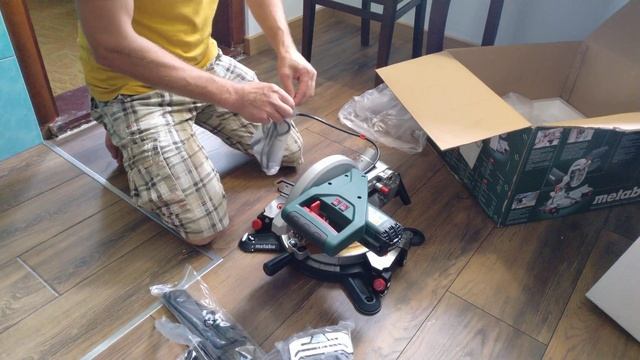 Обзор Торцовочна пила Metabo KS 216 M Lasercut из Motoblok.biz