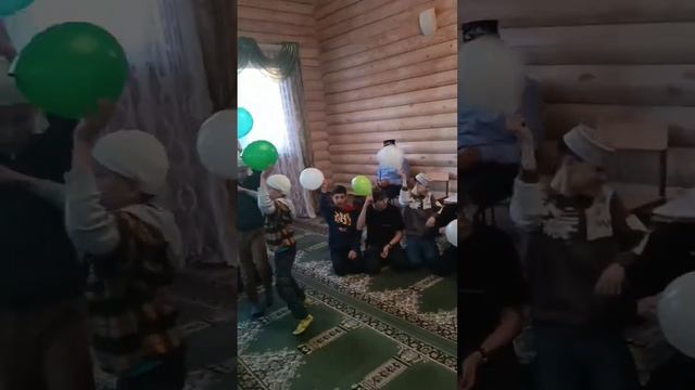 Ифтар для учеников мечети Әниләр смотреть онлайн