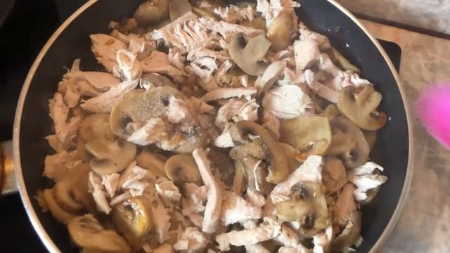 АППЕТИТНЫЕ БЛИНЧИКИ С куриной грудкой и грибами.#грибы #грудка #блины смотреть онлайн