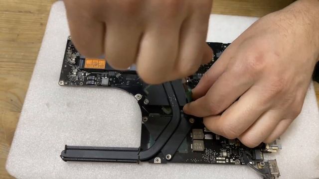 Замена клавиатуры MacBook Pro 15 Mid 2009 A1286 делаем Fusion Drive #macbookpro #apple #a1286