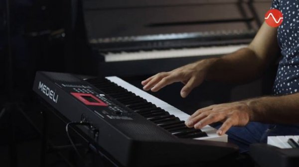 Medeli M221L & M211K - keyboard demo by Tom (with subtitles)