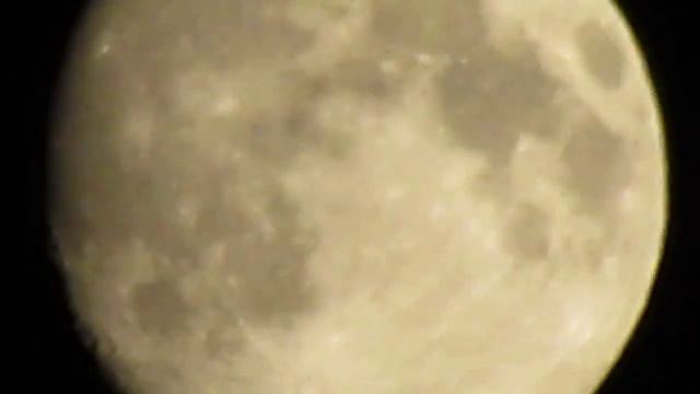 НЛО заснято случайно на фоне луны смотреть онлайн