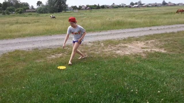 Распаковка летающей тарелки ?. Запускаю тарелку ?. Куда же она улетит? смотреть онлайн