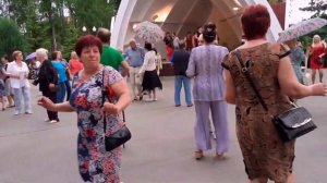 ПIДМАНУЛА, ПIДВЕЛА! ТАНЦЫ В ПАРКЕ ГОРЬКОГО ХАРЬКОВ МИРНЫЙ.mp4