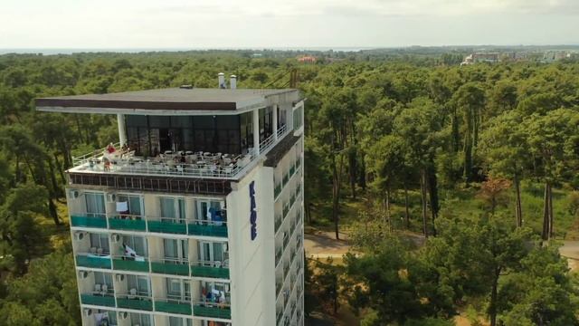 Пицунда , чистые пляжи и бирюза черноморского побережья!