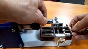 Установка стаканчика и наклейки на кий (самодельный станок)