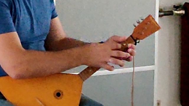 Наигрыш на балалайке Мартыночка смотреть онлайн