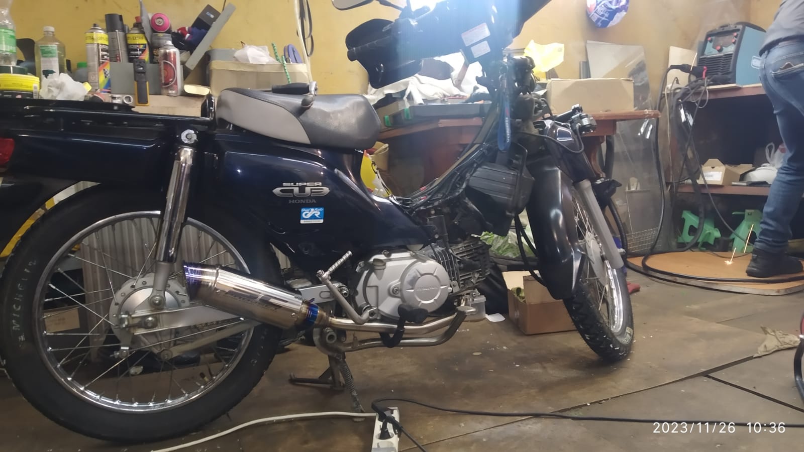 ГАРАЖА 305 новая банка GP70-R для HONDA SUPER CUB AA04 смотреть онлайн