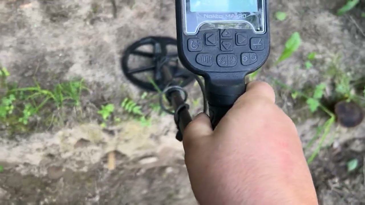 Deus2 Vs Nokta Legend - BiG Silver Coin On 30cm