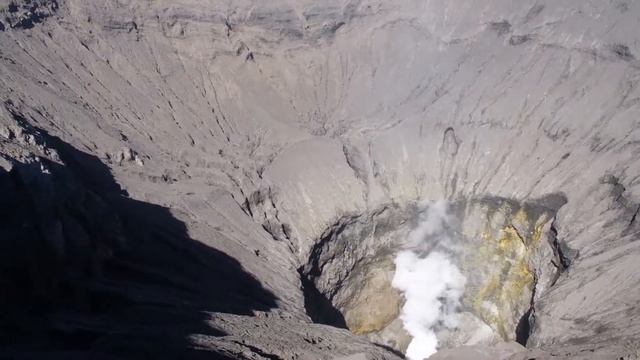 Travel to Mount Bromo and Ijen | East Java, Indonesia | Travel Vlog смотреть онлайн