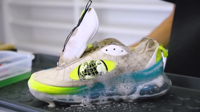 Curatat Nike si umplut perne aer смотреть онлайн